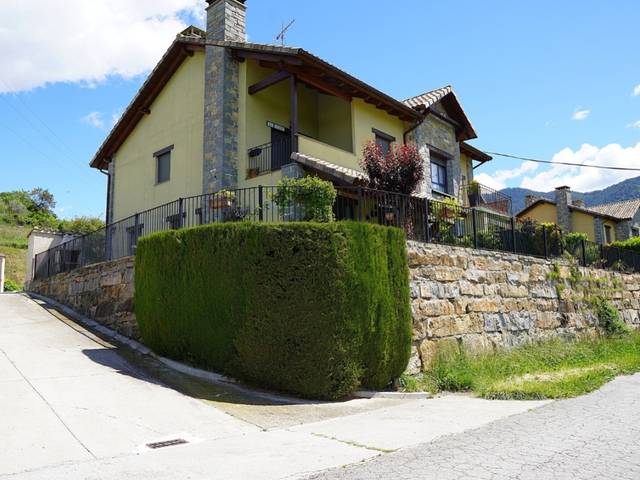 Piso en Venta en Calle Asuncion Ag. Rañin, 12 en La Fueva