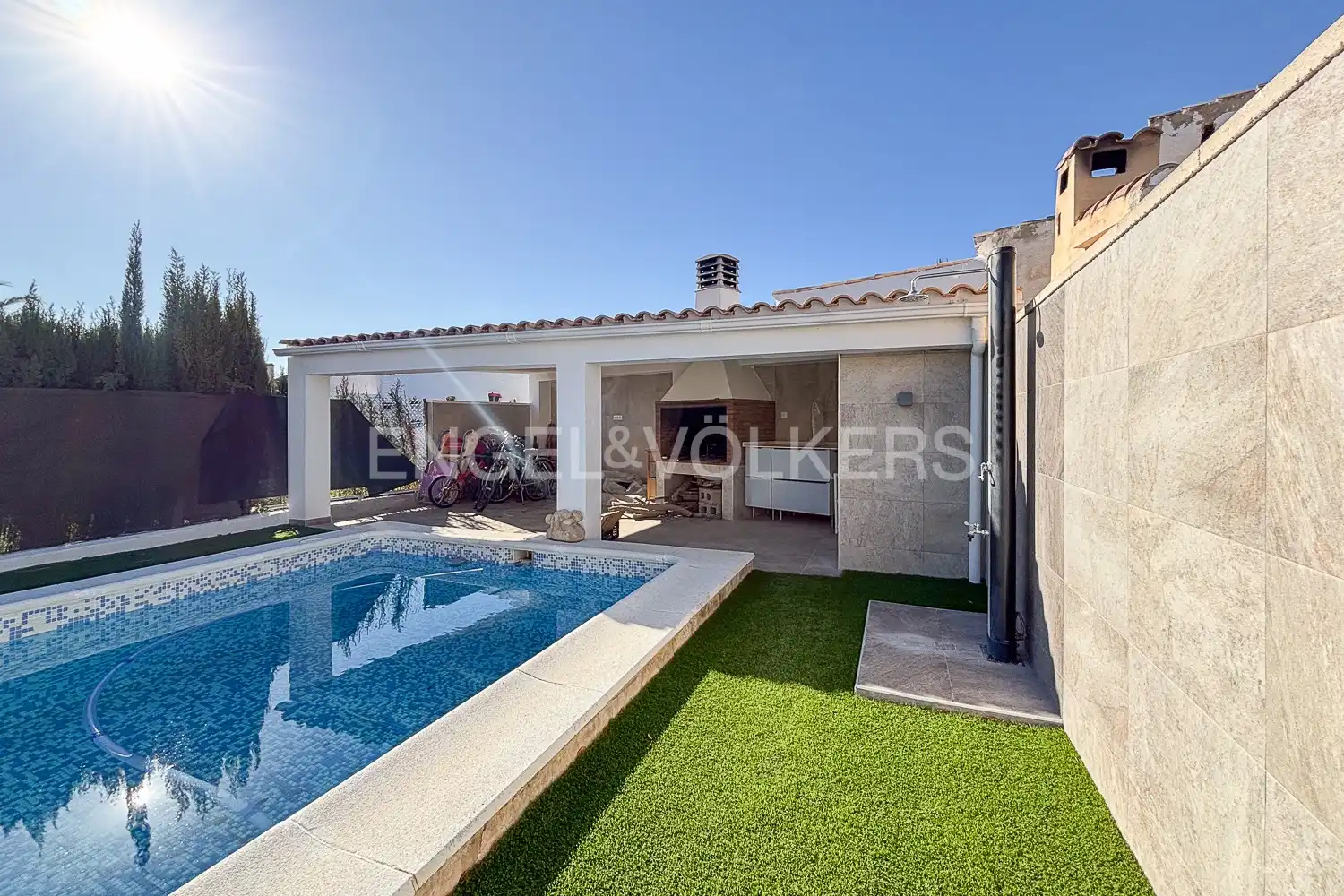 Swimming pool of Detached homes for rent in La Pobla de Vallbona  with Air Conditioner, Heating and Private garden