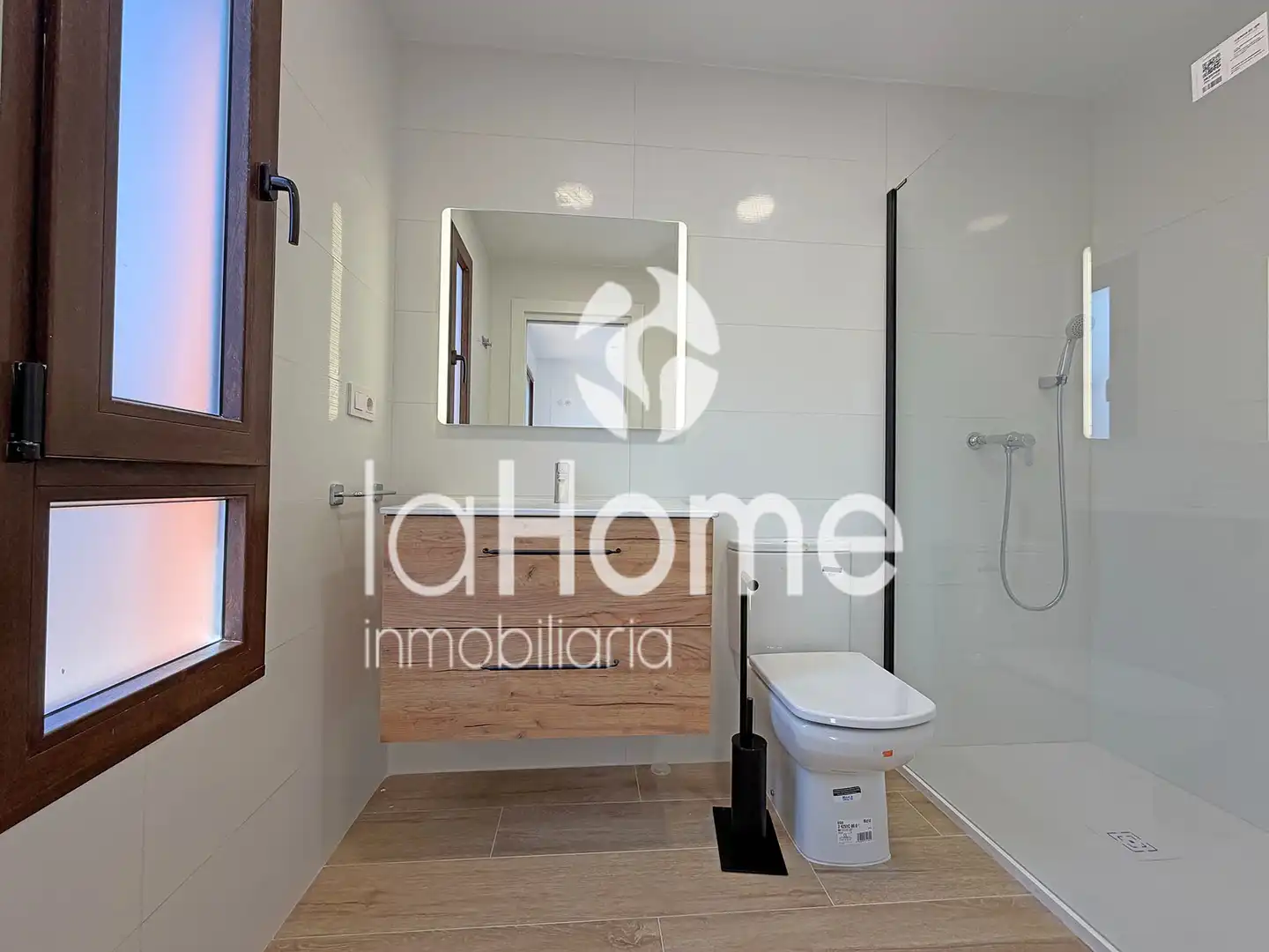 Baño de Casa adosada de alquiler en L'Eliana con Aire acondicionado, Calefacción y Terraza