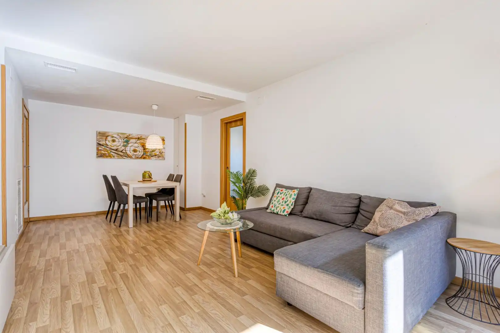 Living room of Apartments for sale in Igualada  with Air Conditioner, Heating and Parquet flooring