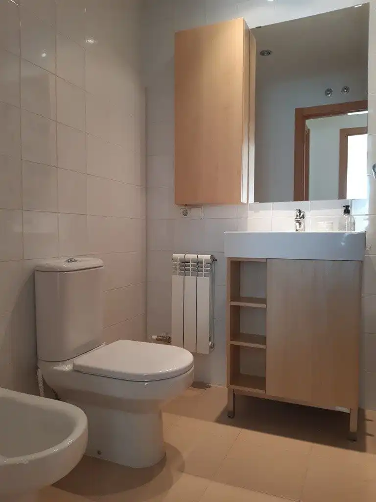 Badezimmer von Wohnung zur Miete in Burgos mit Heizung, Terrasse und Möbliert
