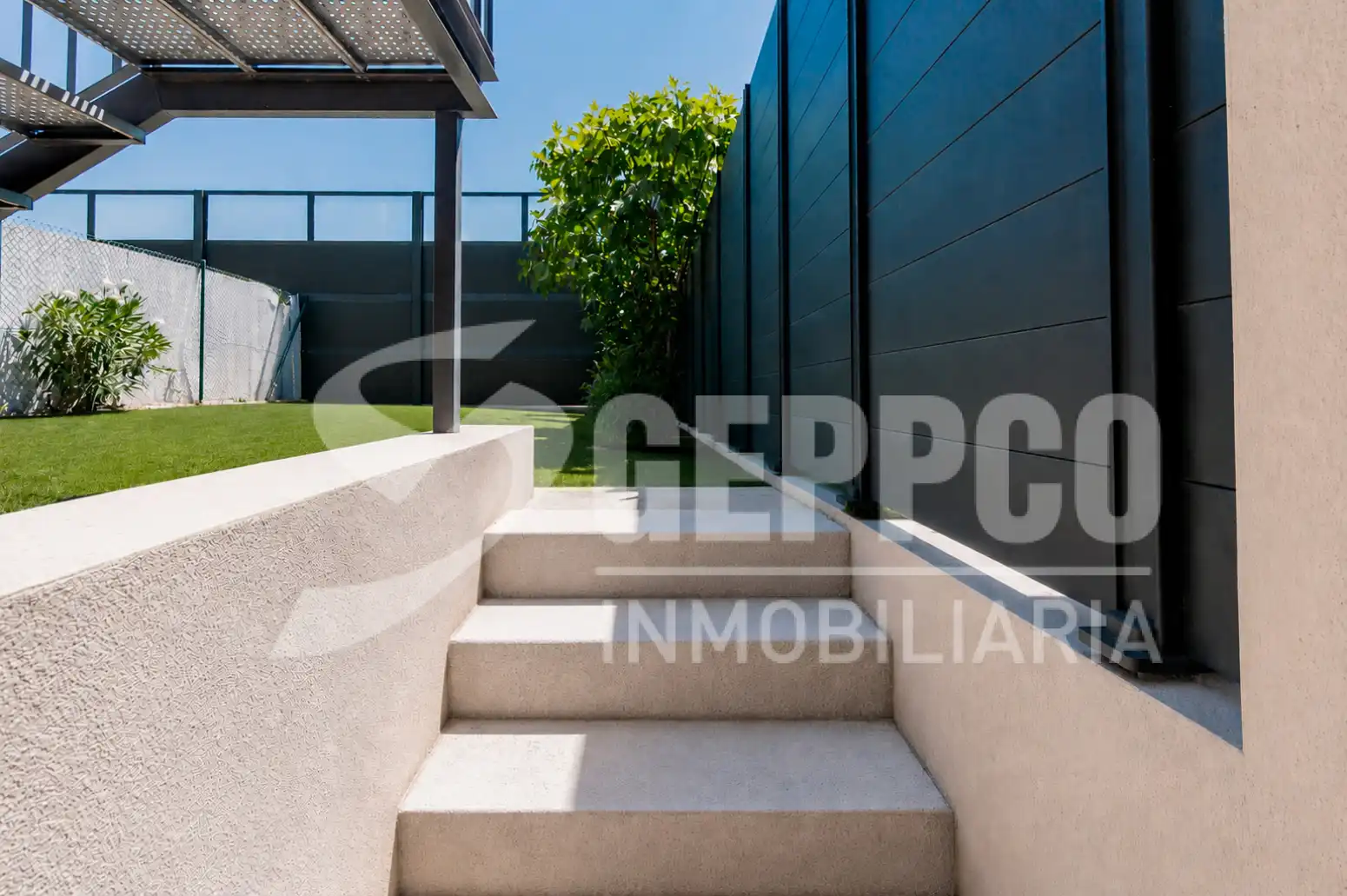 Terraza de Casa adosada en venta en Alcalá de Henares con Calefacción, Terraza y Piscina comunitaria