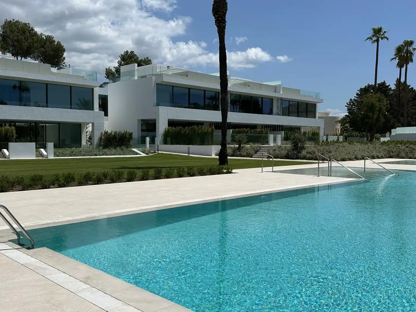 Vivienda con piscina en venta en Calle los Granados 18, imagen 2