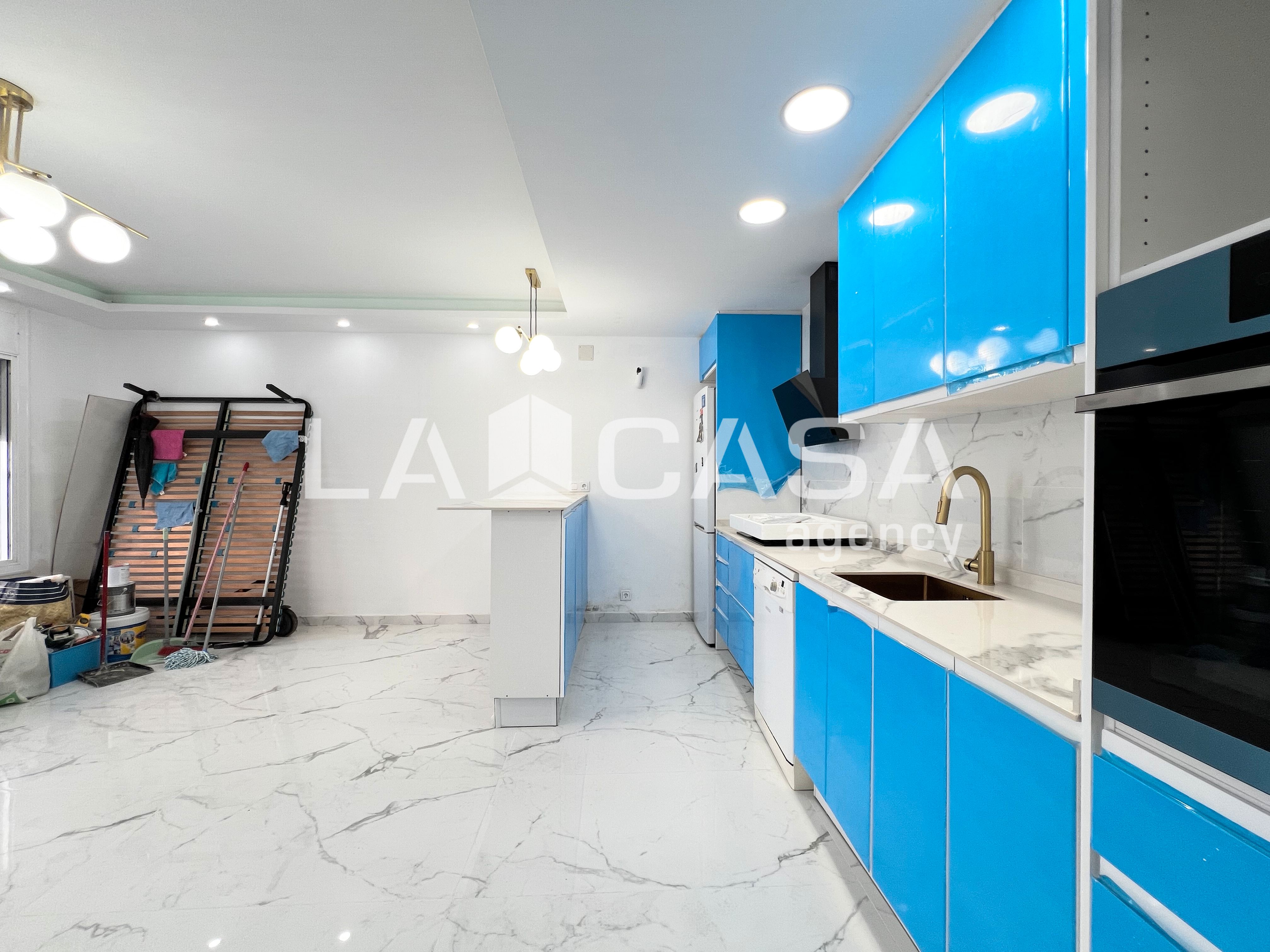 Kitchen of Single-family semi-detached for sale in Badalona  with Heating, Terrace and Storage room