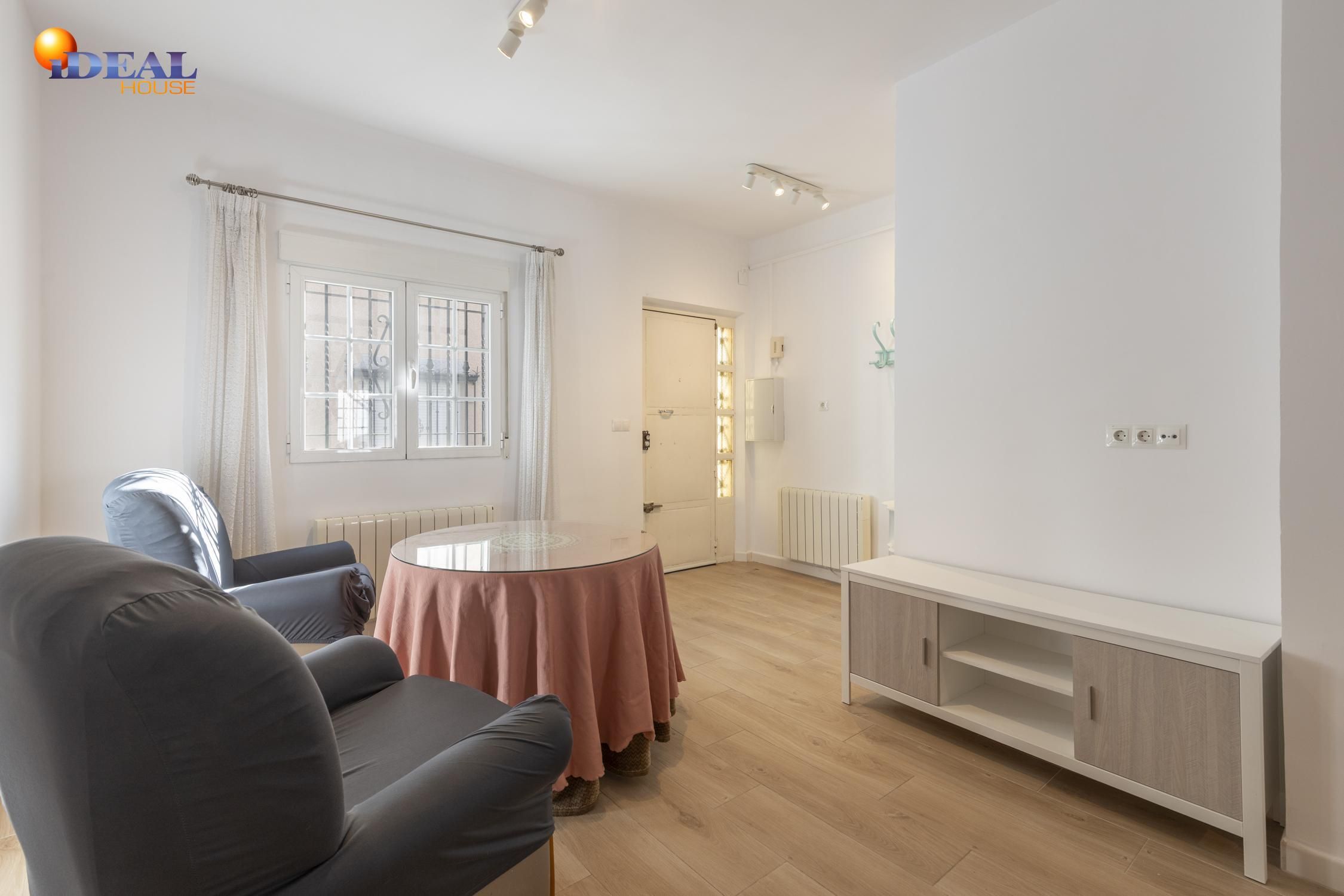 Single-family semi-detached for sale in  Calle Pensamiento, 8, La Zubia Ciudad