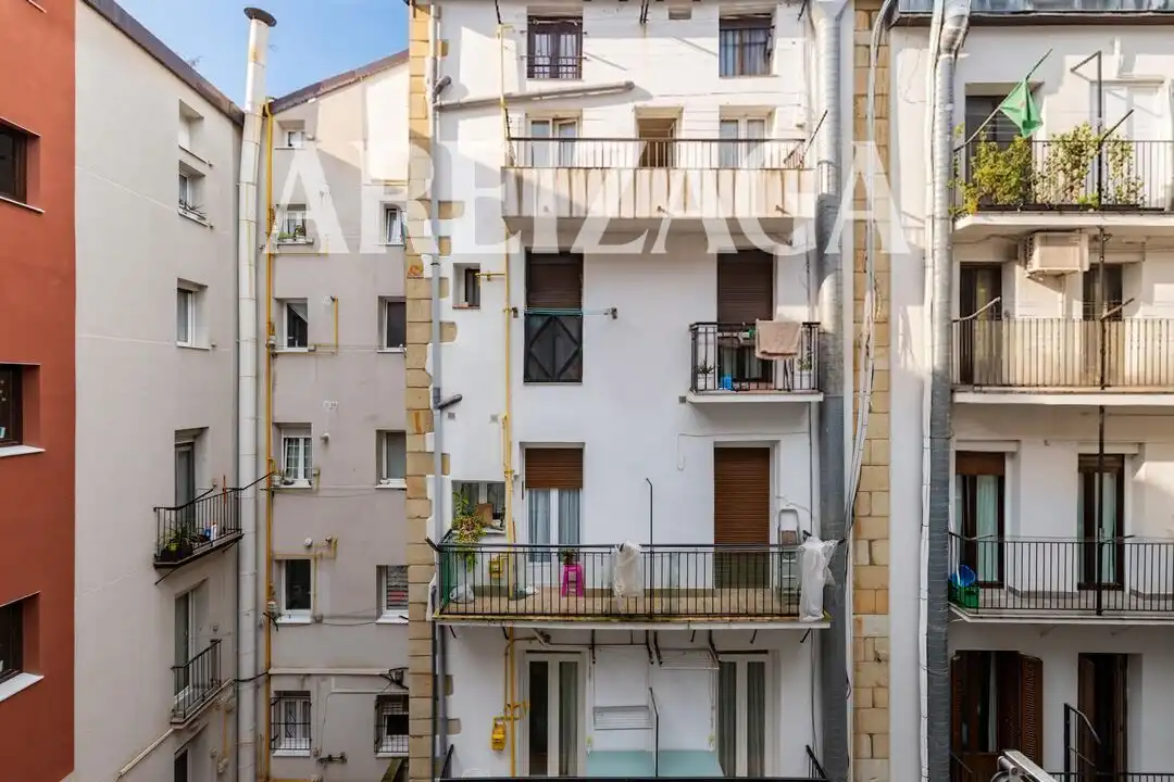 Terrassa de Pis en venda en Donostia - San Sebastián  amb Balcó