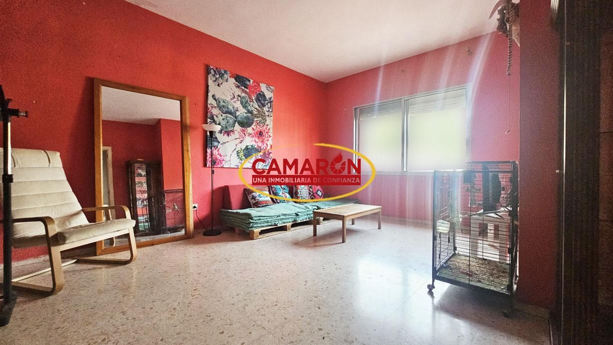 Dormitori de Casa o xalet en venda en Tomares