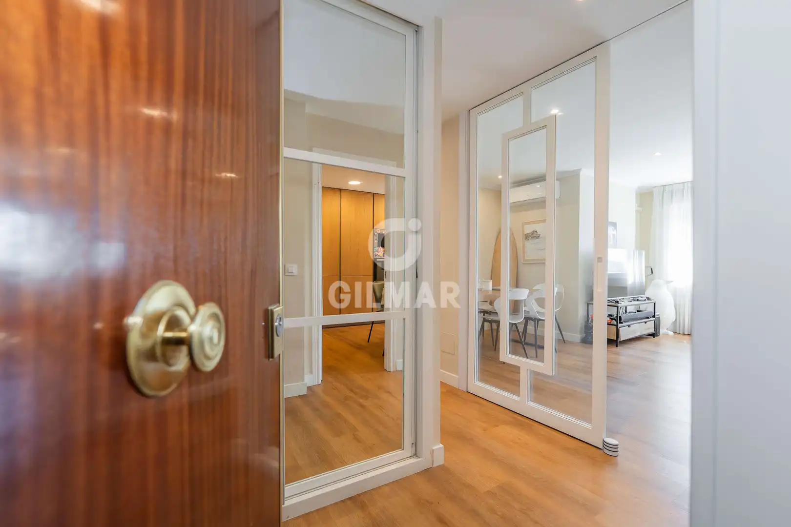 Piso en venta en  Madrid Capital con Calefacción, Jardín privado y Piscina