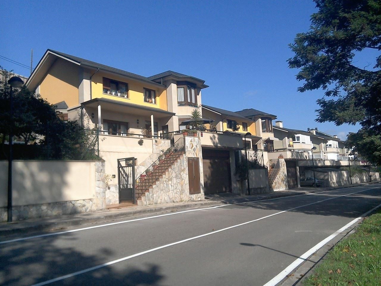Exterior view of Single-family semi-detached for sale in Torrelavega 