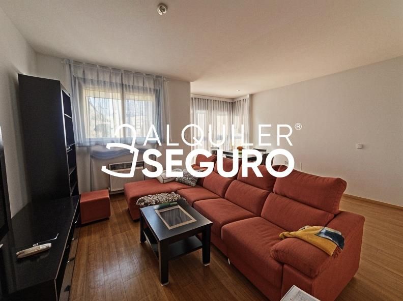 Living room of Flat for rent in  Madrid Capital  with Air Conditioner, Heating and Storage room