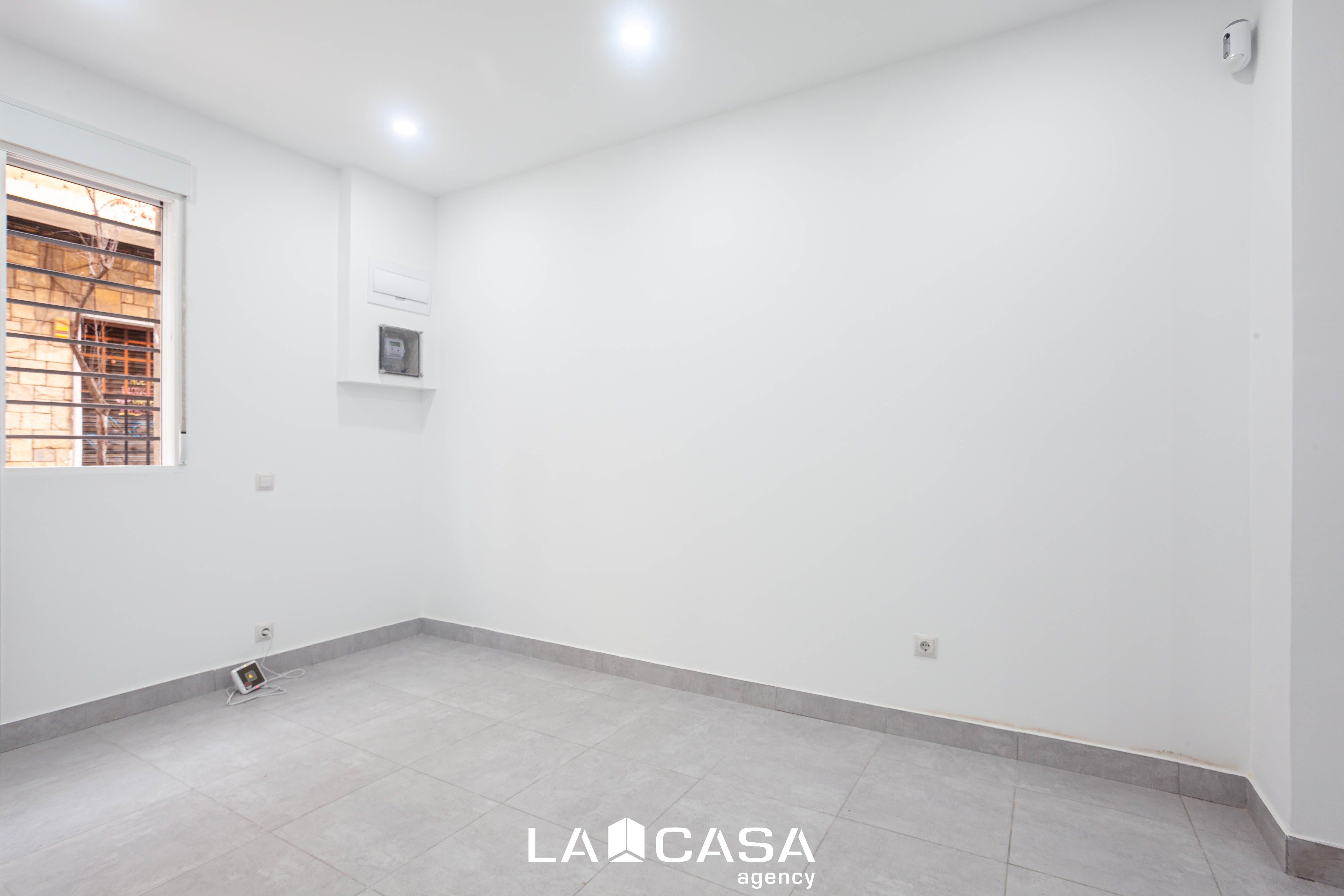 Planta baja for sale in  Barcelona Capital  with Heating