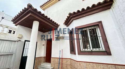 Foto 5 de Casa adosada en venda a Calle Pluton, La Banda - Campo de Fútbol, Chiclana de la Frontera