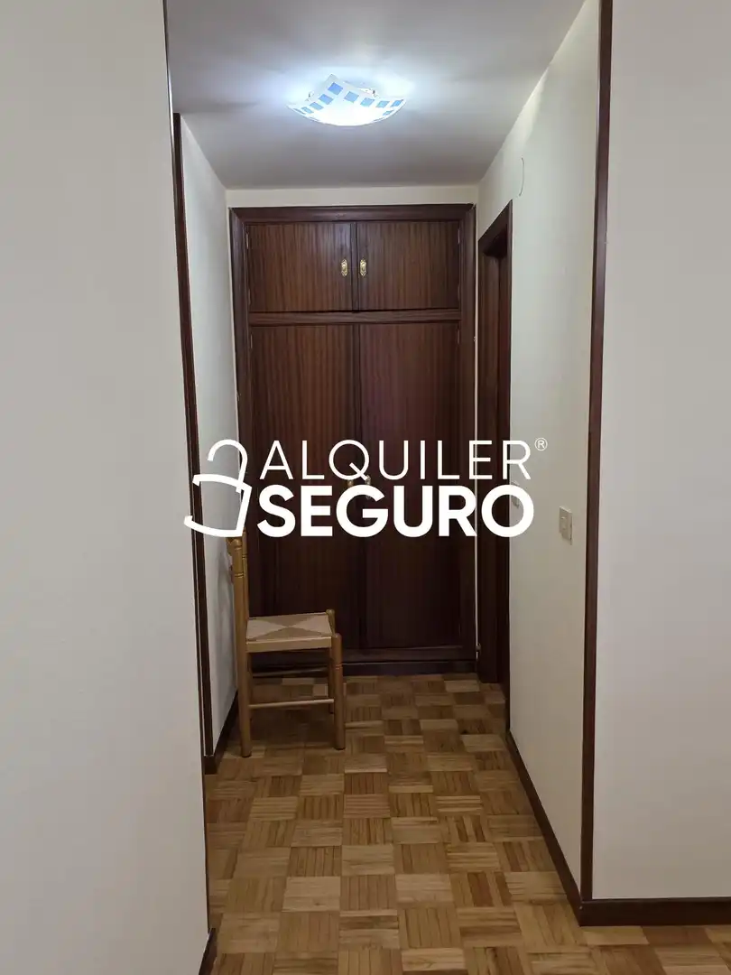 Pis de lloguer en Burgos amb Calefacció, Terrassa i Moblat