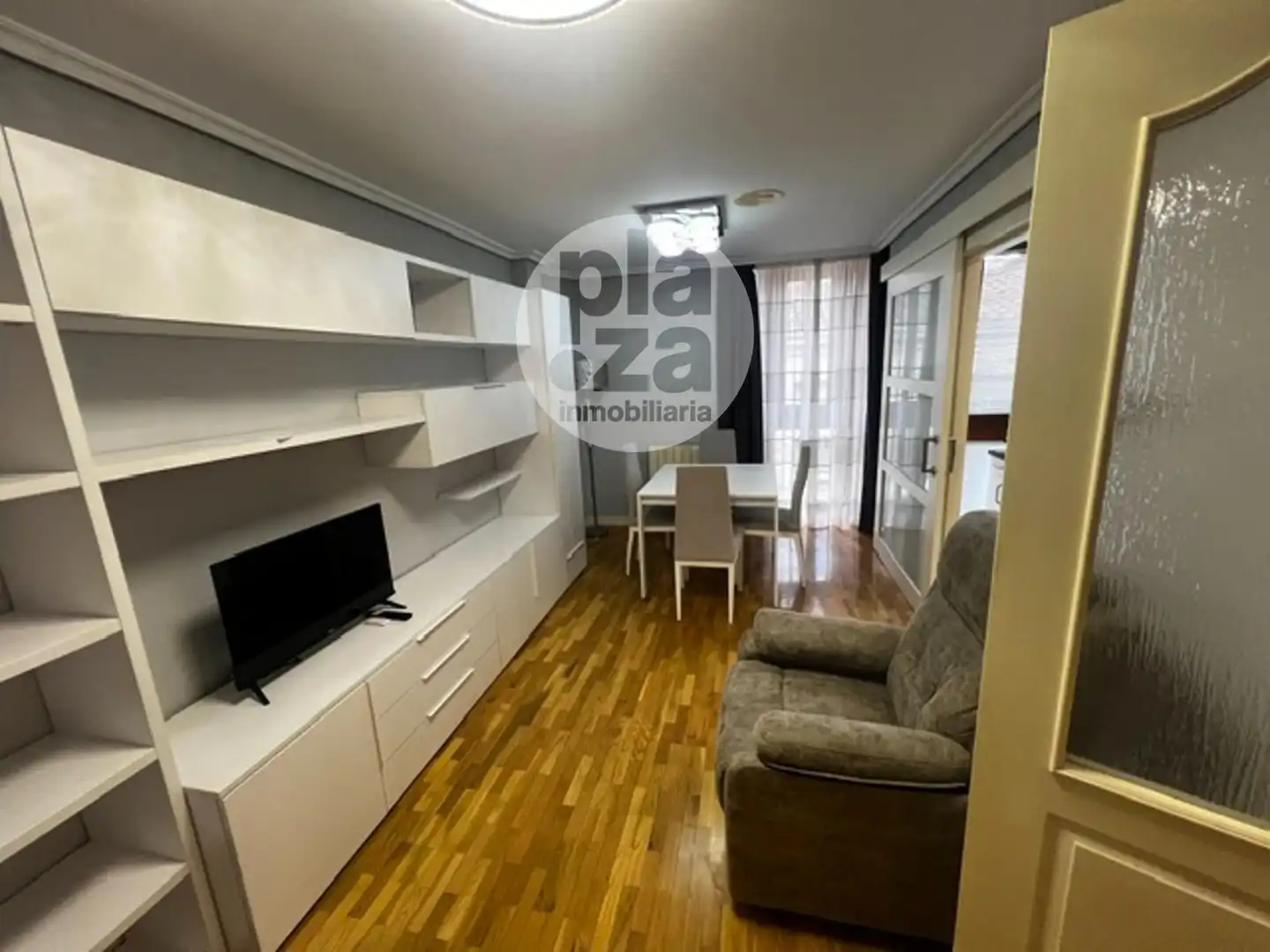 Sala de estar de Piso de alquiler en Burgos con Calefacción, Terraza y Amueblado