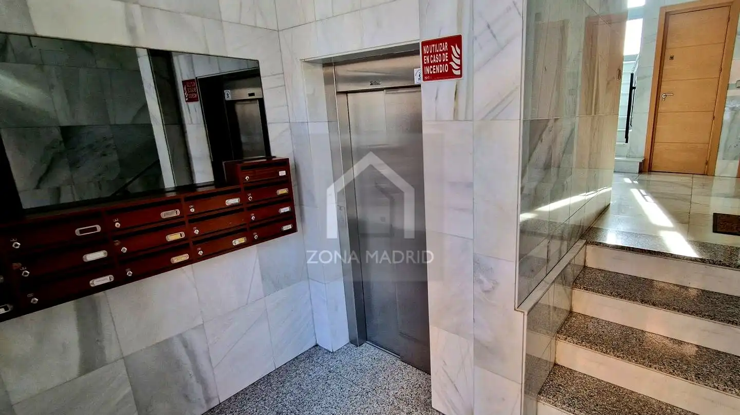 Piso con ascensor en venta en Calle de Indalecio Fernández, imagen 24