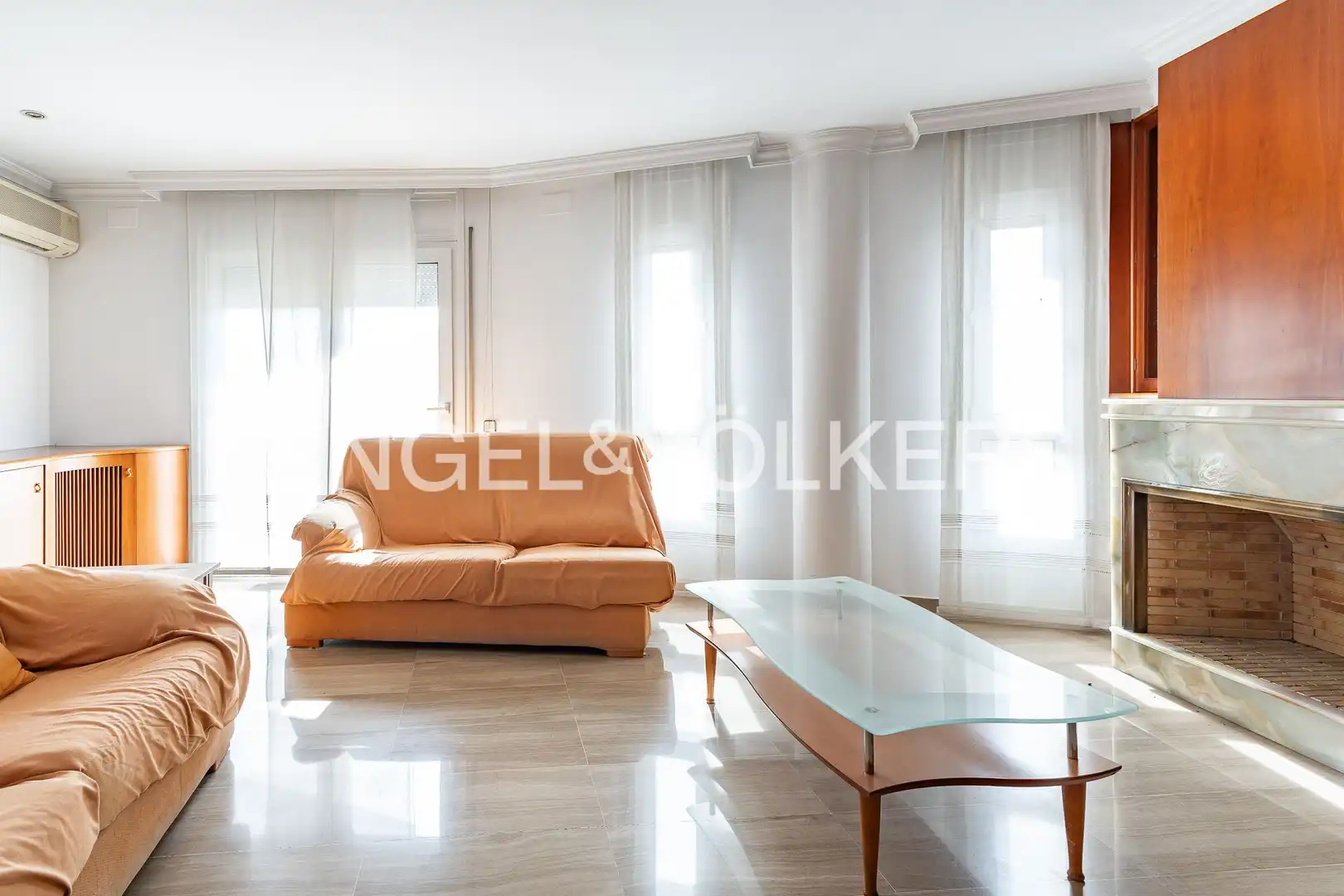 Vista exterior de Piso en venta en Barcelona con Aire acondicionado, Calefacción y Terraza