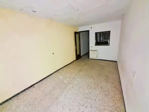 Casa adosada en venta en Maials con Trastero y Alarma