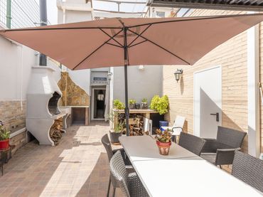 Maison mitoyenne avec balcon à vendre à Moncada