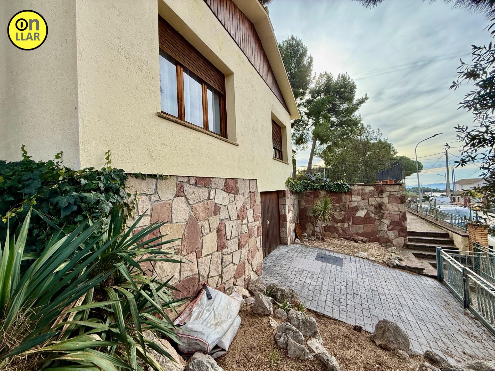 Exterior view of Houses for sale in L'Ametlla del Vallès  with Air Conditioner, Private garden and Terrace