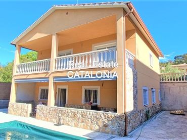 Villa con balcone in vendita a Lloret Blau - La Creu de Lloret