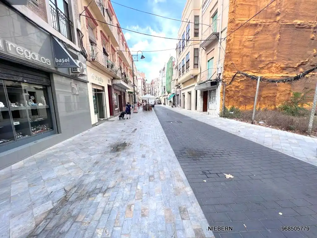Local comercial en alquiler en Calle Canales 18, imagen 5