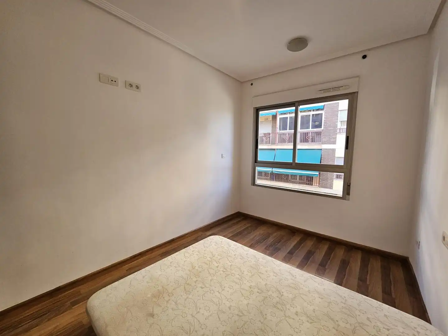 Habitación de Piso de alquiler en Elche / Elx con Amueblado