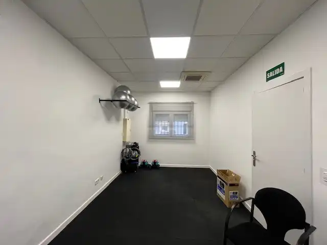 Office for rent in Puentelarra, 68, Santa Eugenia