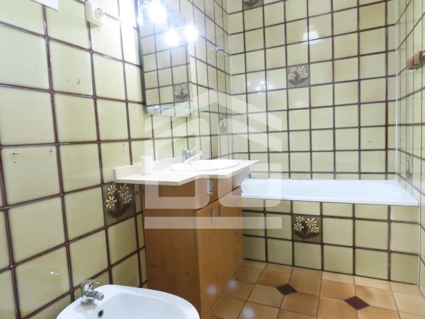 Bathroom of Flat for sale in Sant Fost de Campsentelles  with Terrace, Storage room and Balcony