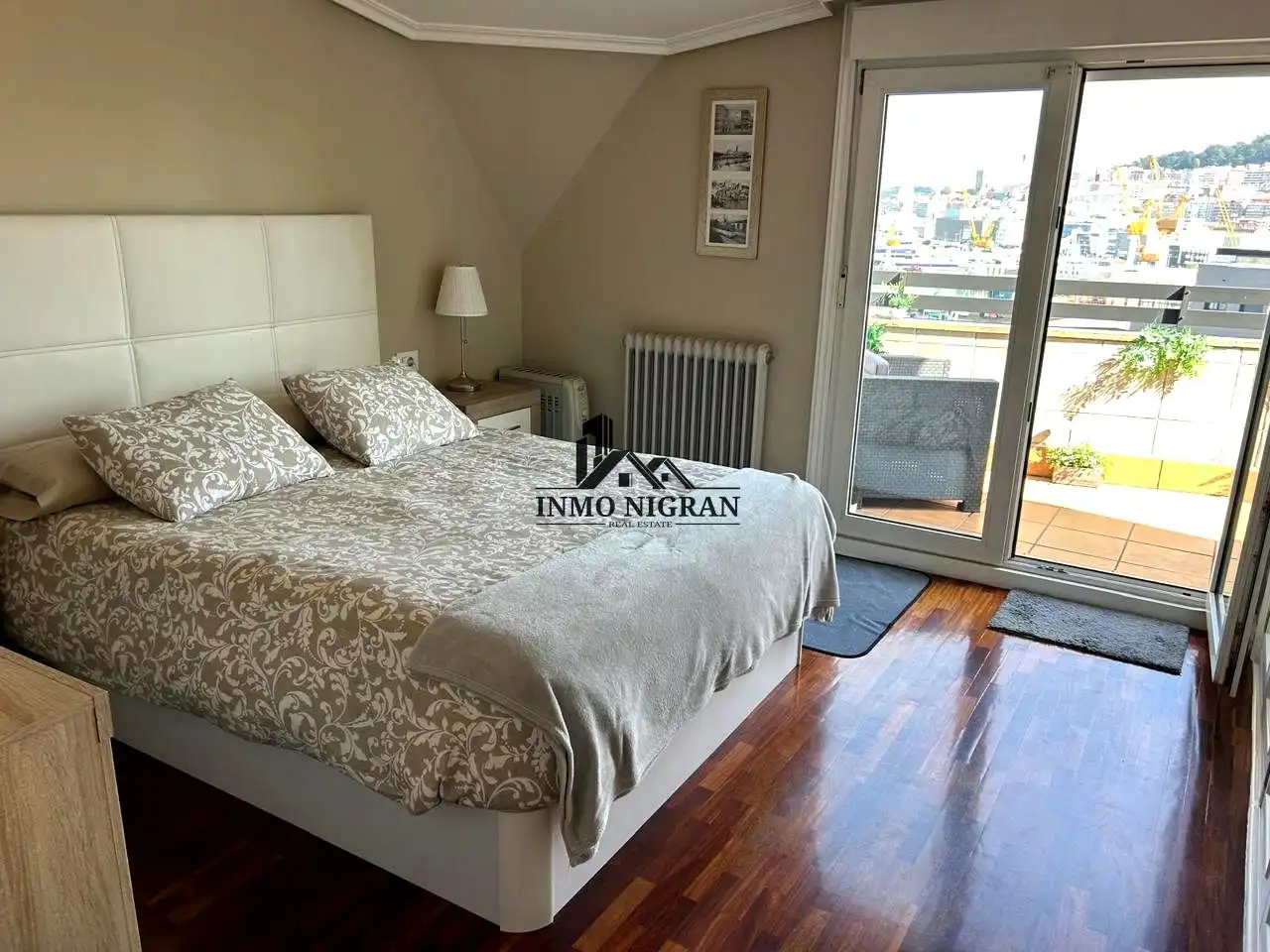 Habitación de Dúplex en venta en Vigo  con Calefacción y Terraza