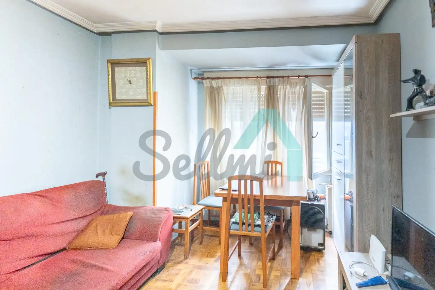 Sala d'estar de Pis en venda en Oviedo  amb Calefacció, Parquet i Terrassa