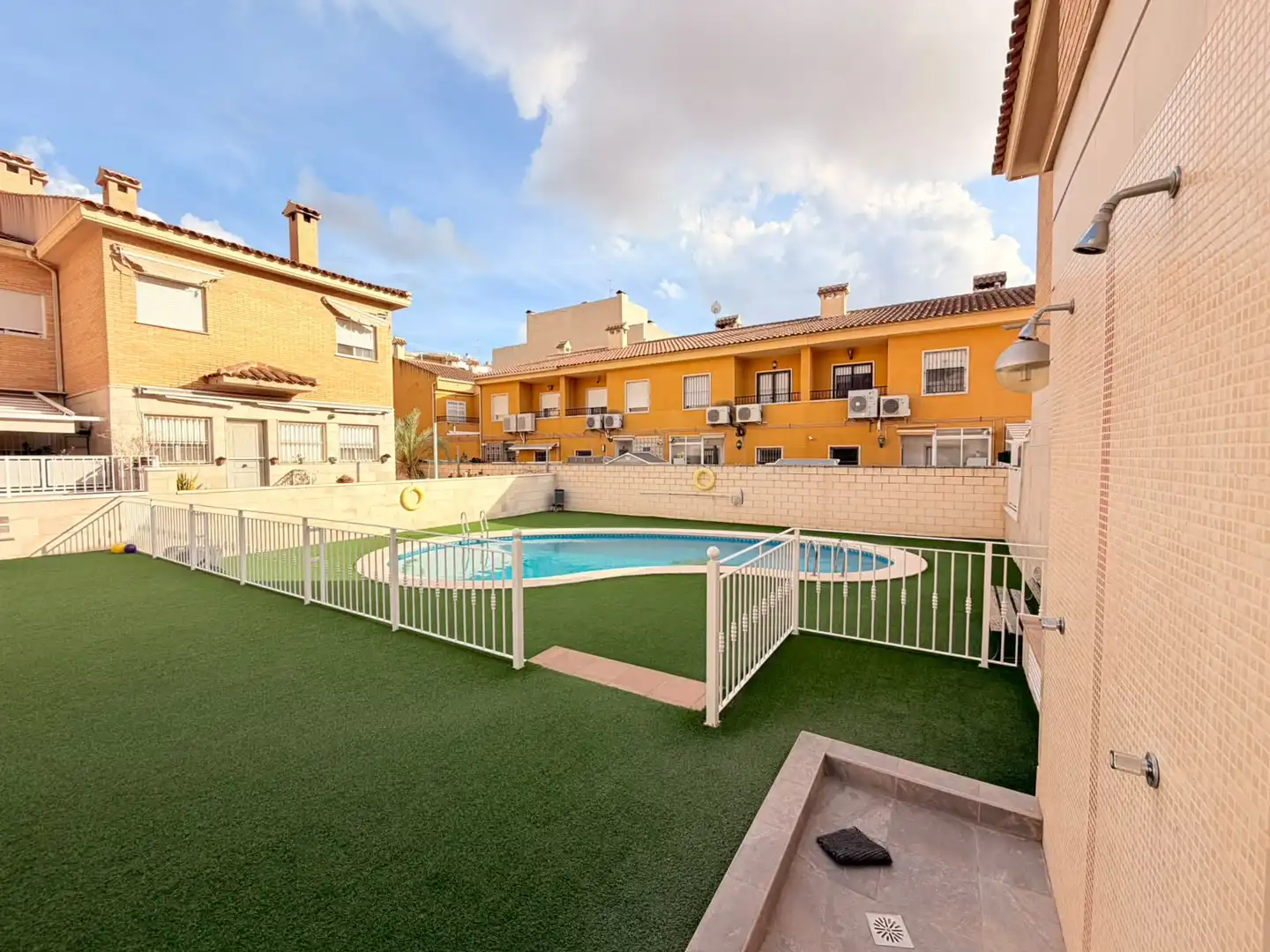 Swimming pool of Detached homes for sale in Elche ciudad