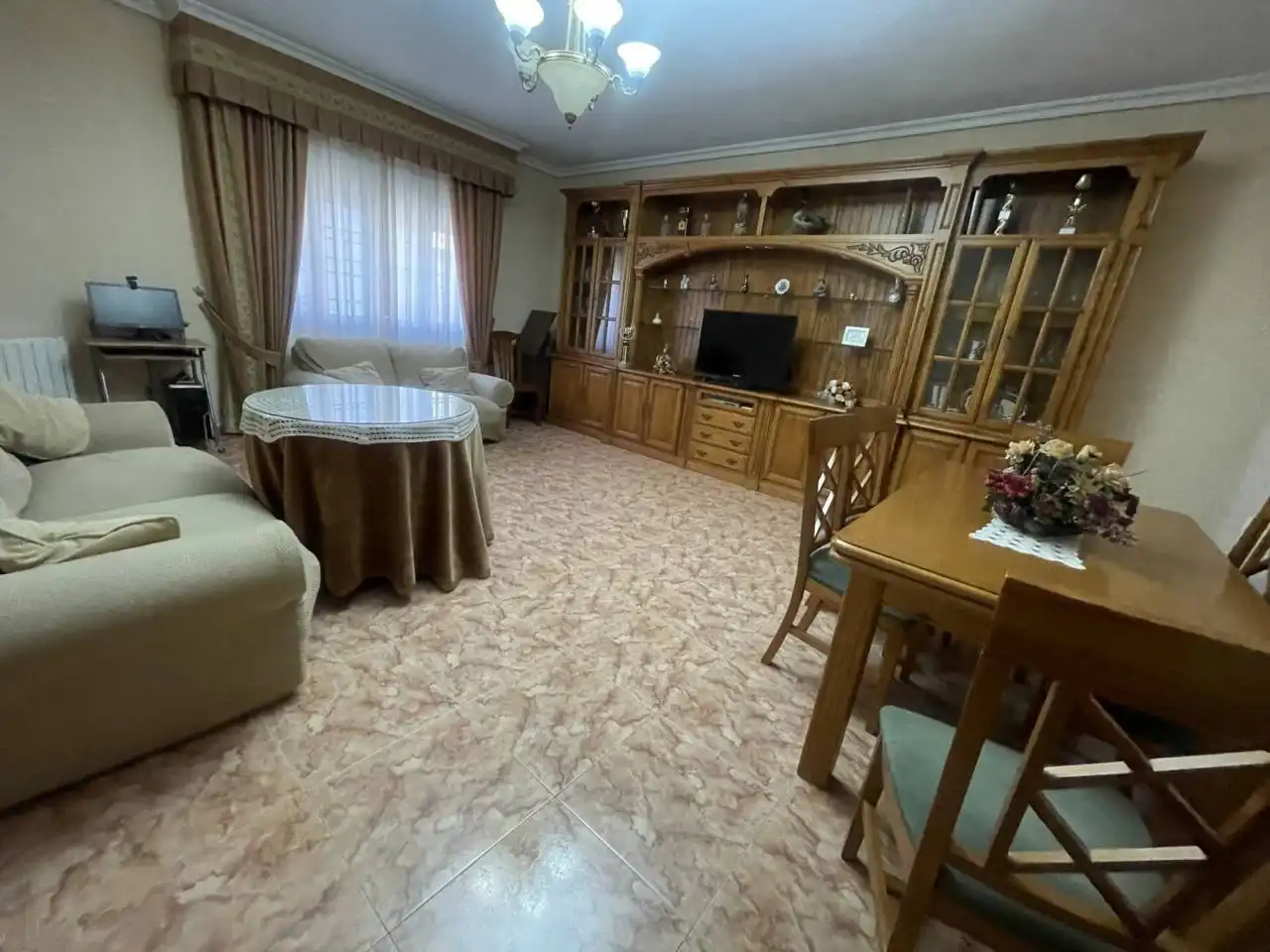 Sala d'estar de Casa o xalet en venda en Ajofrín amb Calefacció i Terrassa