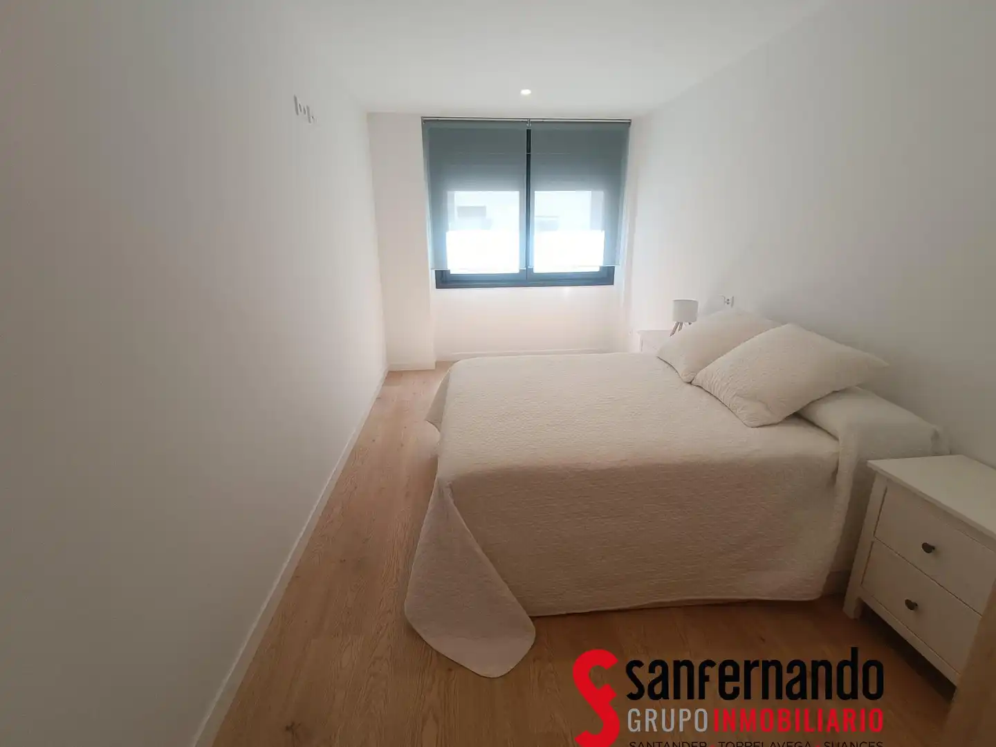 Schlafzimmer von Wohnung zur Miete in Santander mit Heizung, Möbliert und Balkon