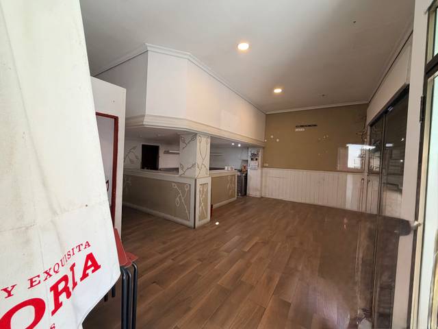 Local comercial en Alquiler en Calle de León XIII en Cruz Roja