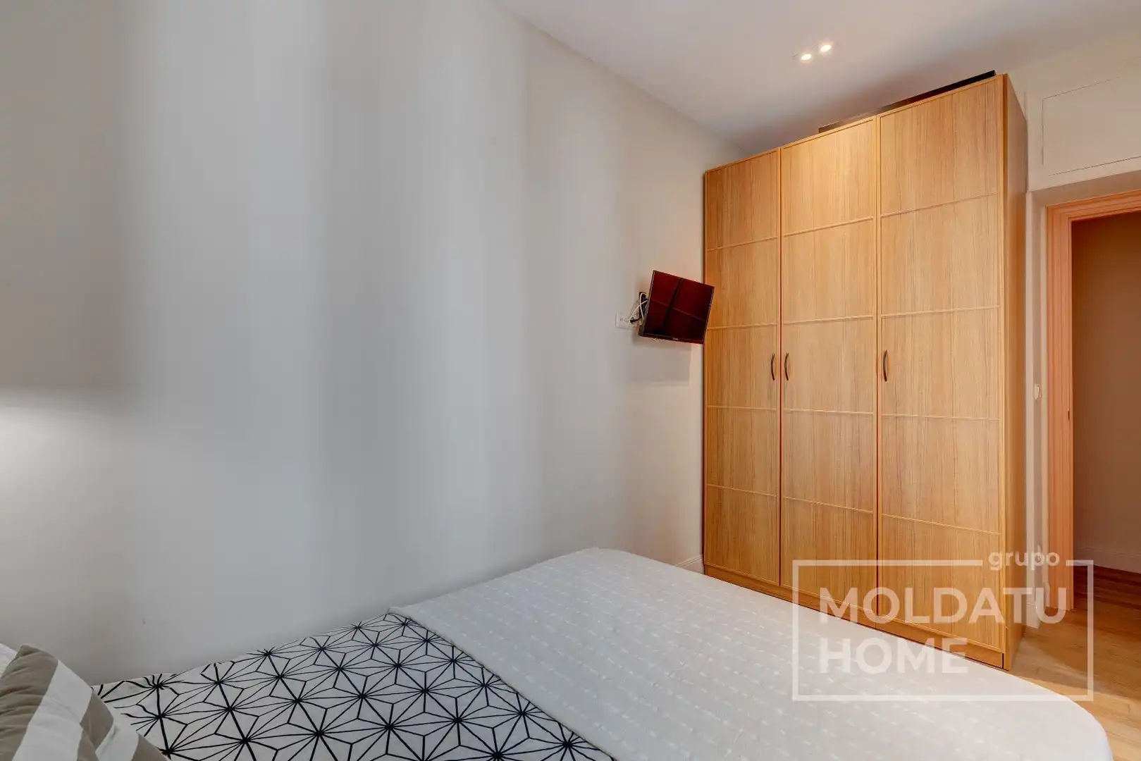 Bedroom of Flat for sale in Donostia - San Sebastián   with Air Conditioner and Heating