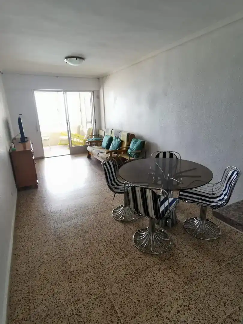 Sala d'estar de Pis en venda en Tavernes de la Valldigna amb Jardí privat, Piscina i Moblat