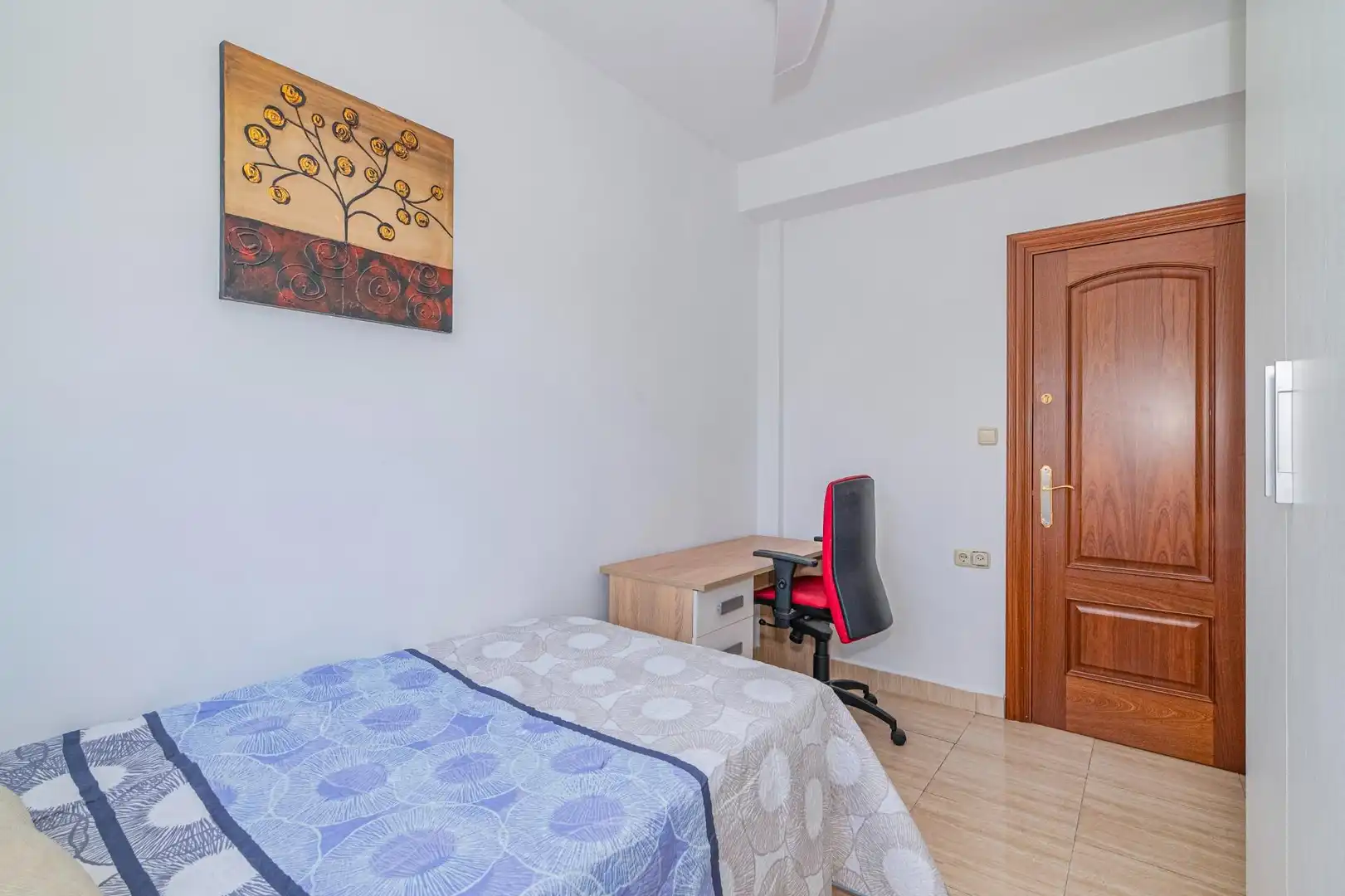 Bedroom of Flat for sale in Granada  with Air Conditioner, Heating and Terrace
