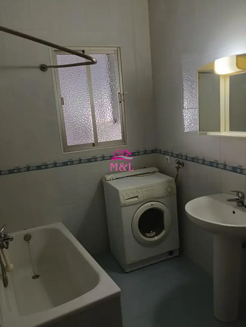 Badezimmer von Wohnung zum Verkauf in Trujillanos mit Abstellraum und Balkon