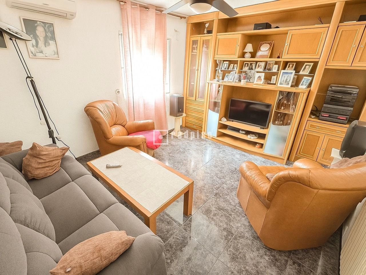 Sala de estar de Casa o chalet en venta en San Fernando de Henares con Calefacción