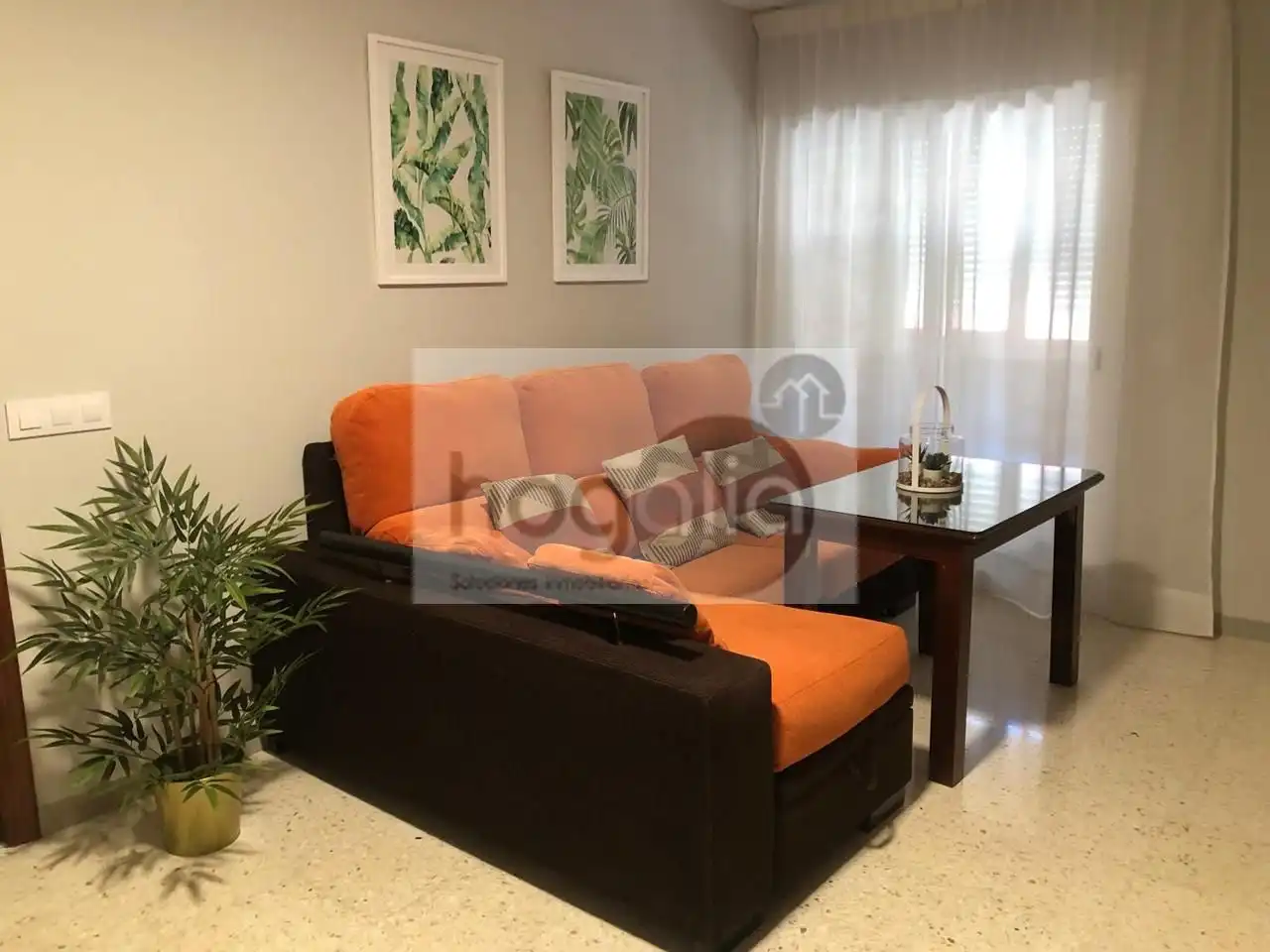 Sala d'estar de Pis de lloguer en  Sevilla Capital amb Aire condicionat i Moblat