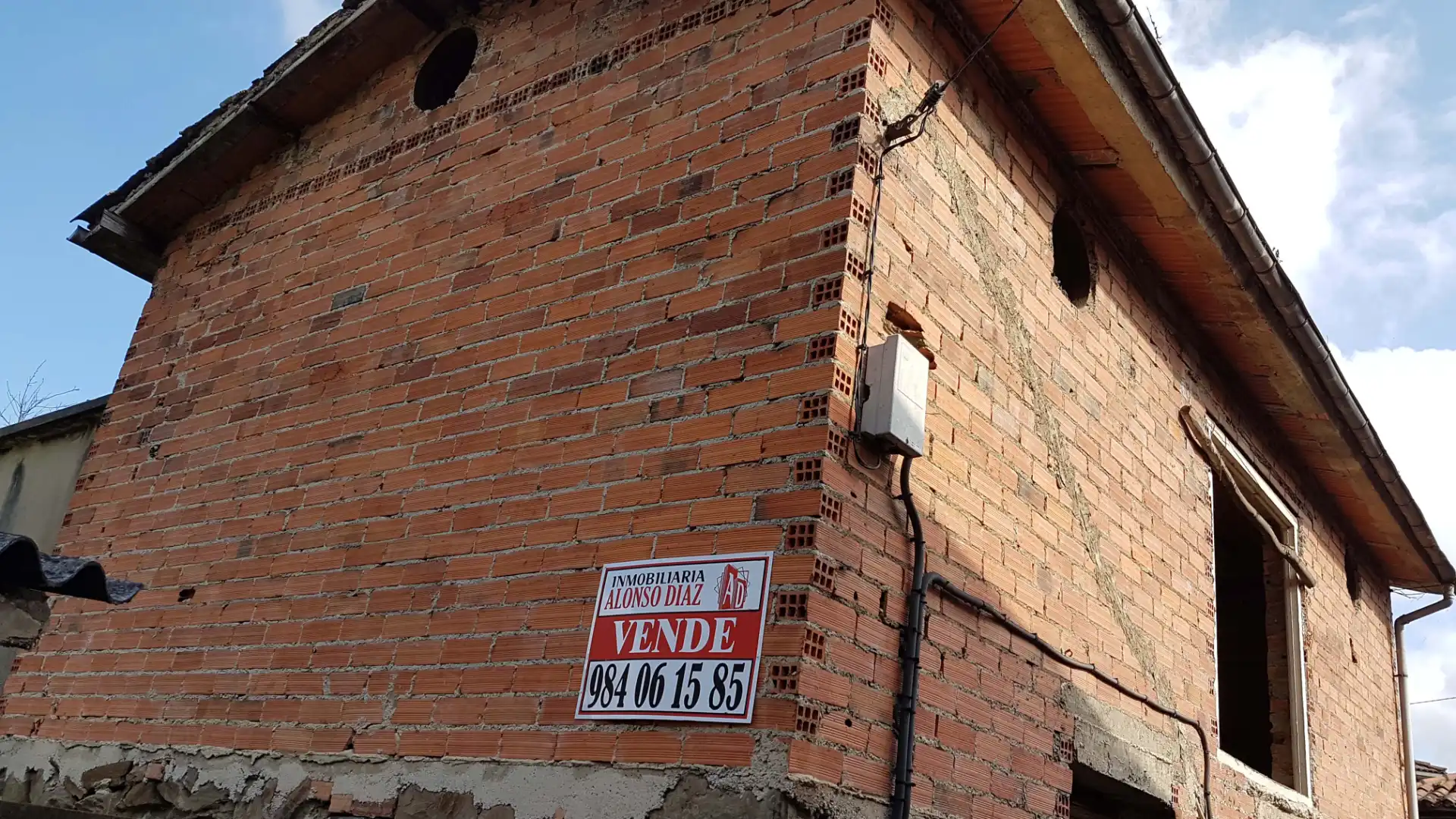 Exterior view of Houses for sale in San Martín del Rey Aurelio