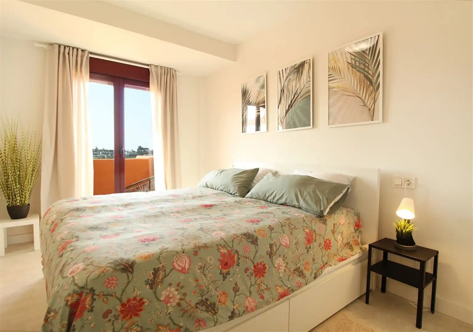 Dormitori de Apartament en venda en Estepona amb Aire condicionat
