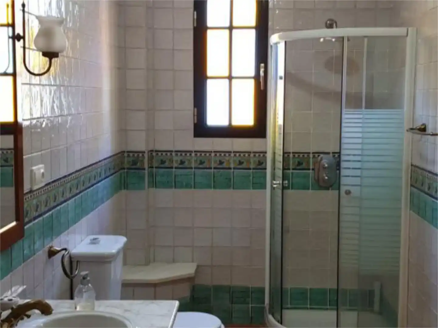 Baño de Piso en venta en La Algaba con Aire acondicionado, Trastero y Amueblado