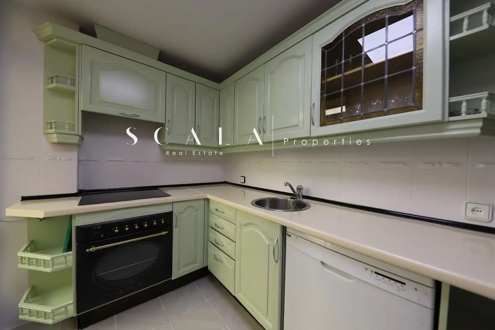 Kitchen of Flat for rent in Madrid  with Air Conditioner, Heating and Terrace
