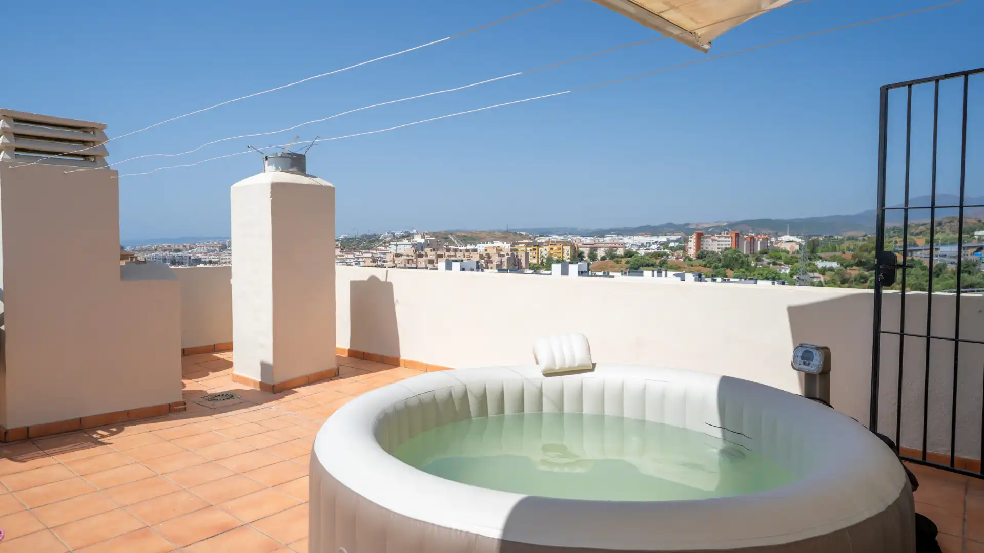 Àtic amb piscina en venda a Estepona Pueblo