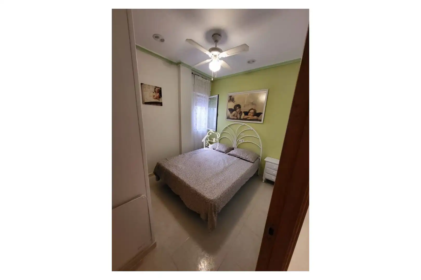 Dormitori de Apartament de lloguer en Torrevieja amb Aire condicionat, Terrassa i Moblat