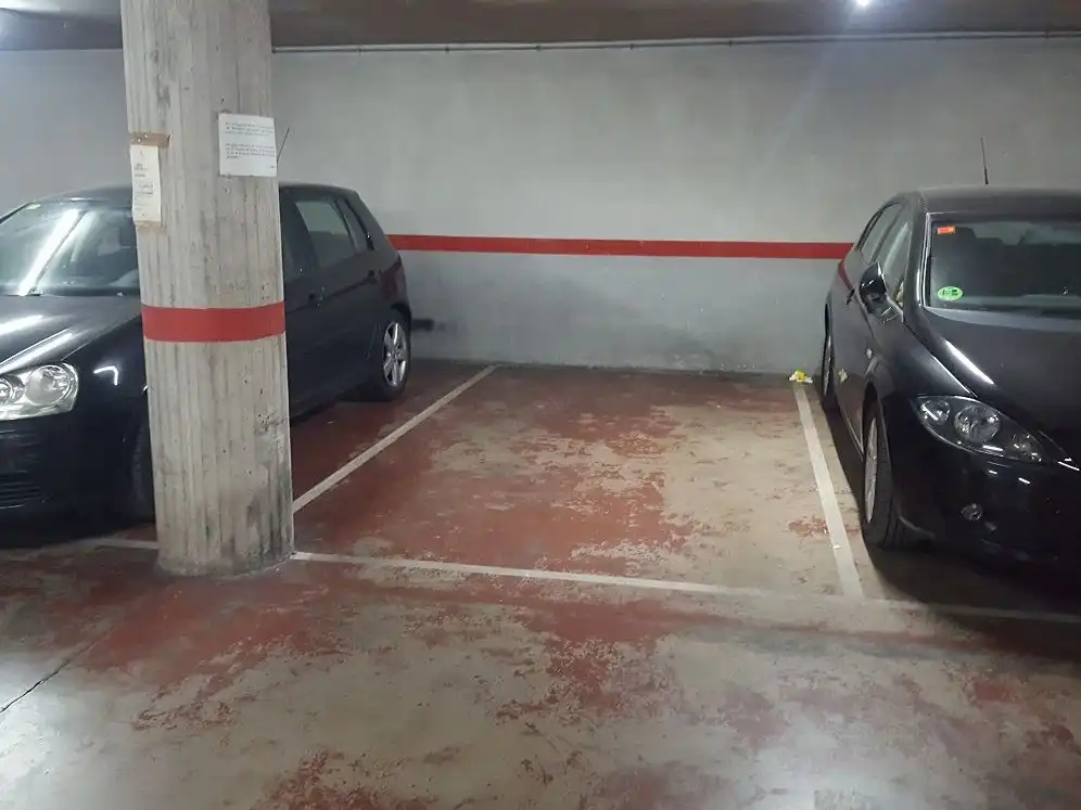 Garaje de alquiler en Plana de l'Om, 6, Barri Antic