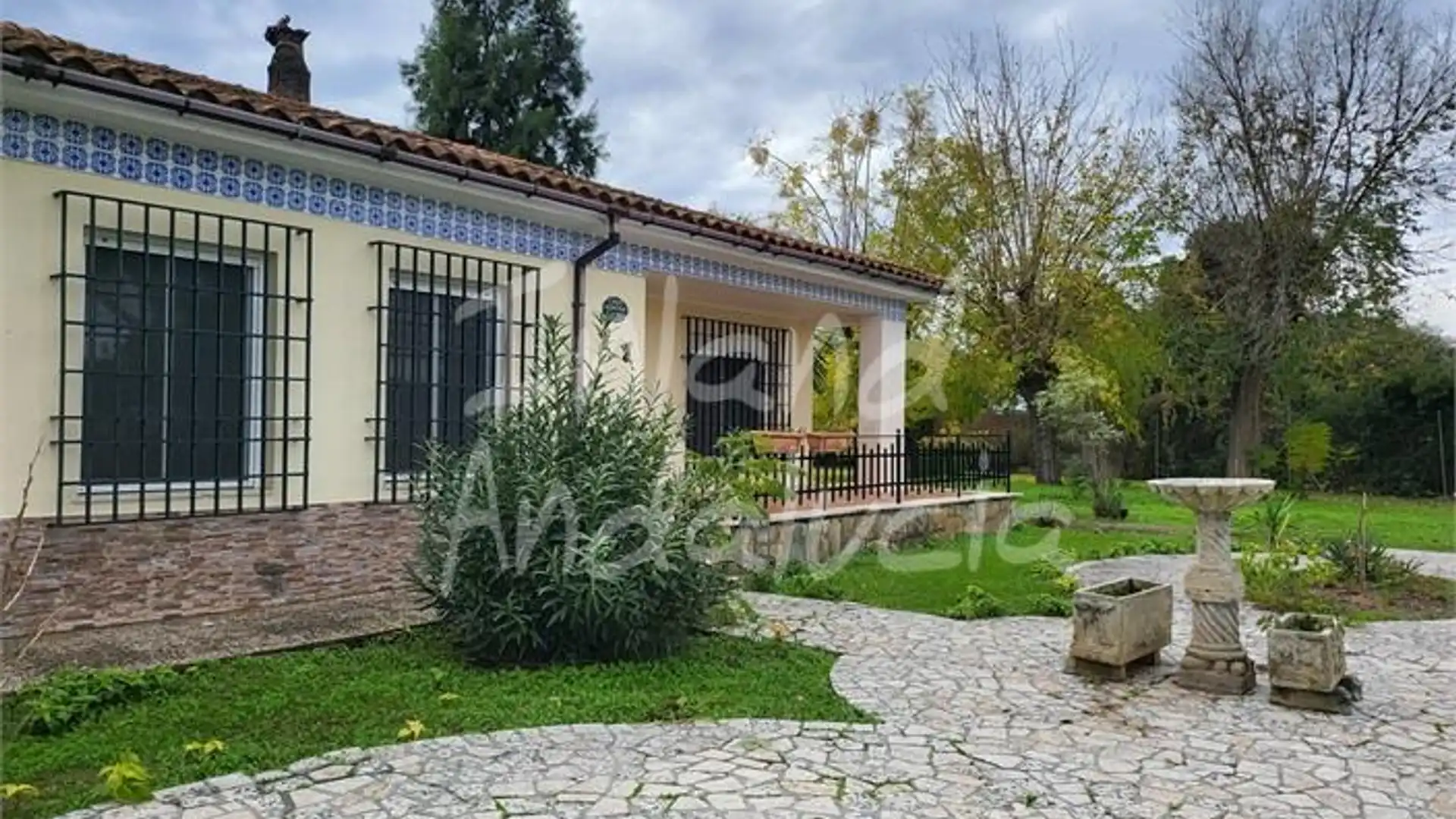 Vista exterior de Casa o chalet en venta en Marchena con Aire acondicionado, Terraza y Trastero