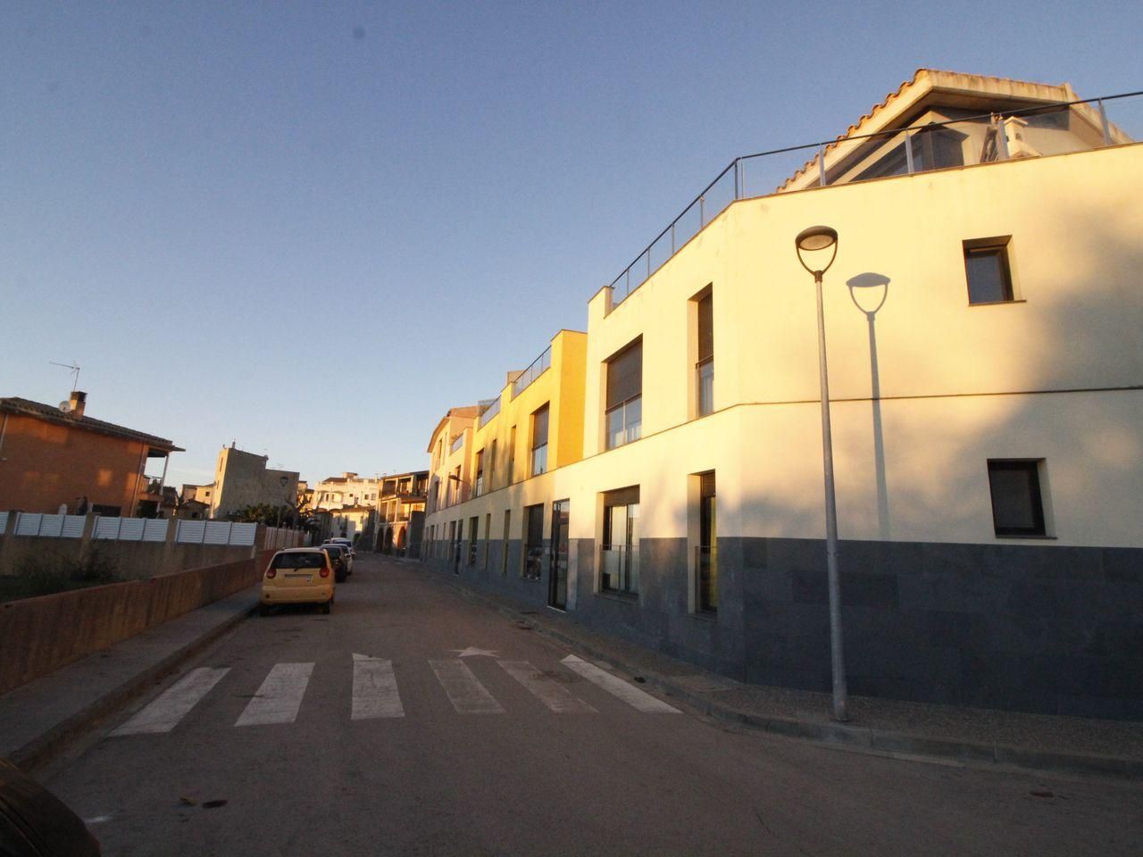 Exterior view of Garage for sale in Vila-sacra
