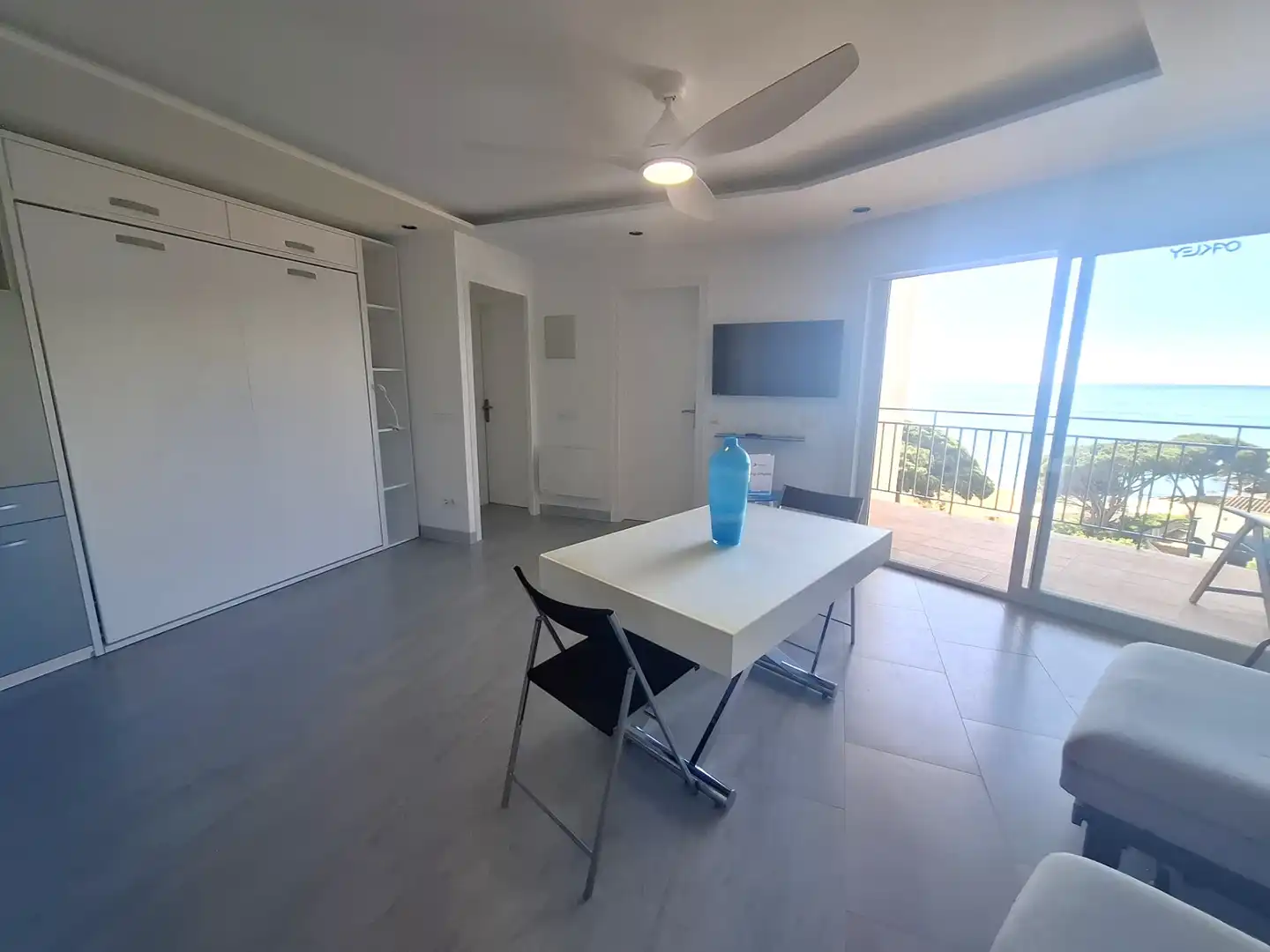 Sala de estar de Estudio en venta en Palamós con Terraza y Amueblado